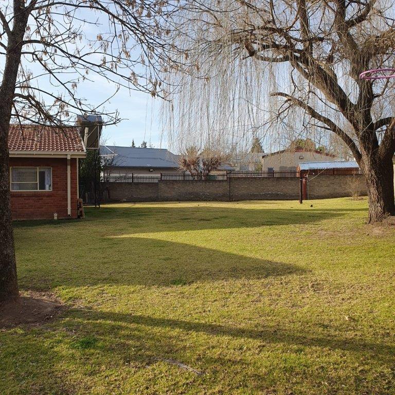 4 Bedroom Property for Sale in Ladybrand Free State
